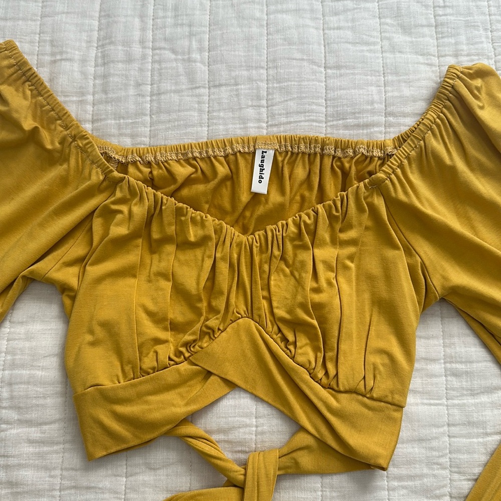 Brand new never worn crop top!